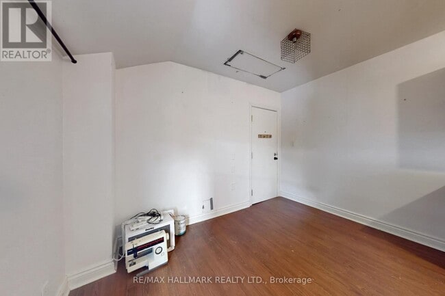 Photo du bâtiment - 557 Parliament St