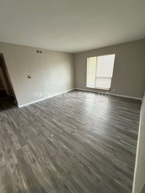 Building Photo - 219 N 48th St