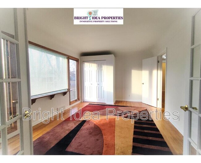 Foto del edificio - 4818 Hampshire Ave N