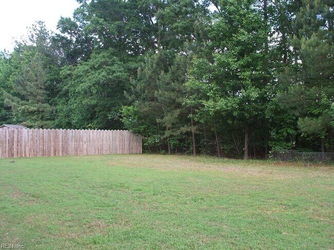 Building Photo - 1709 Emerald Sea Dr