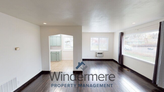 Foto del edificio - 819 Ankeny St