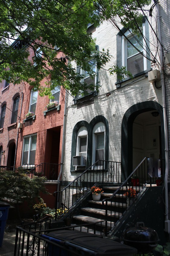 Primary Photo - 126 Garden St