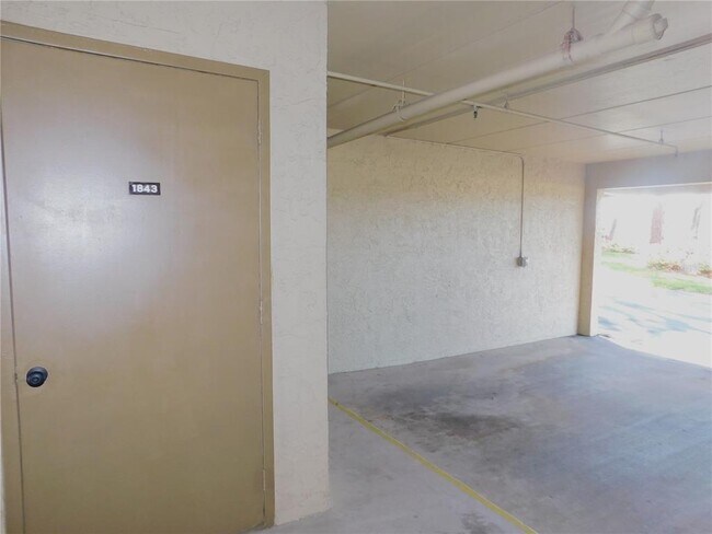 Foto del edificio - 1843 Golf View Dr