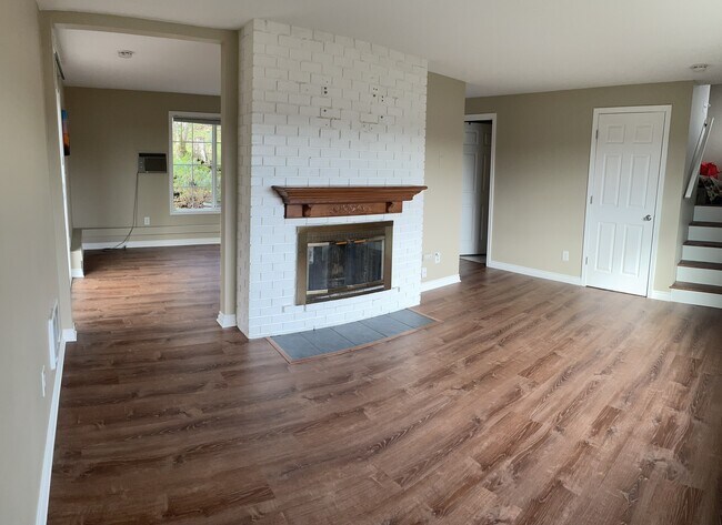 Planta baja y sala de estar - 4360 Imperial Dr