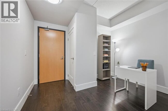 Photo du bâtiment - 15 Prince Albert Blvd