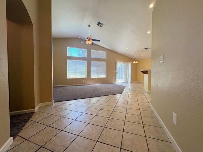 Foto del edificio - Three Bedroom Galt Home!