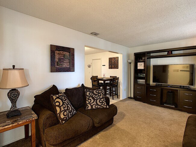 Foto del edificio - 3420 Groveview Dr