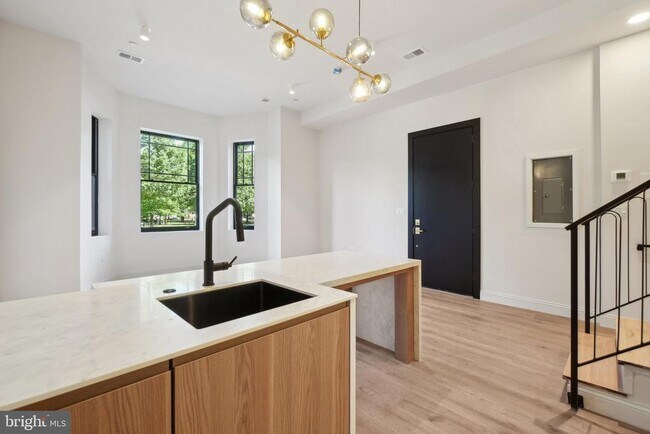 Foto del edificio - 23 Logan Cir NW