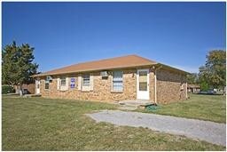 Foto principal - 151 Airport Rd
