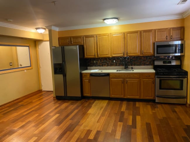 Building Photo - 3214 8th St SE