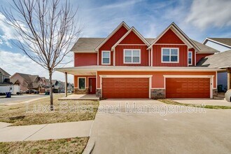 Building Photo - 17601 Hampton Park Dr