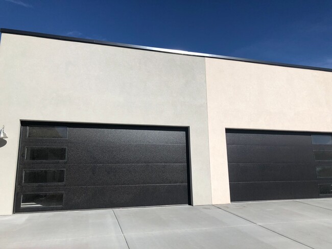 Foto del edificio - Newly Constructed Townhome