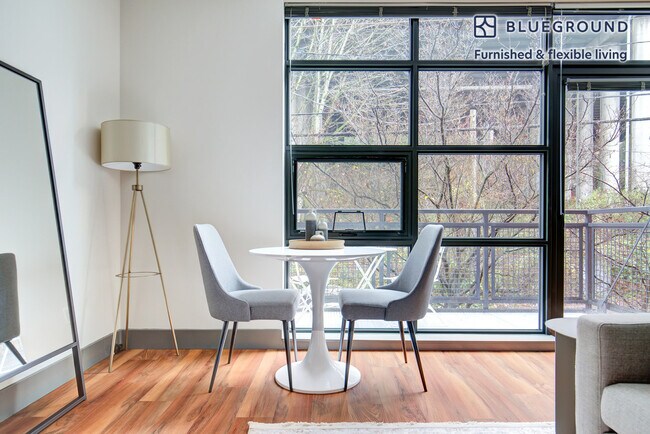 Foto del edificio - 1520 Eastlake Ave E