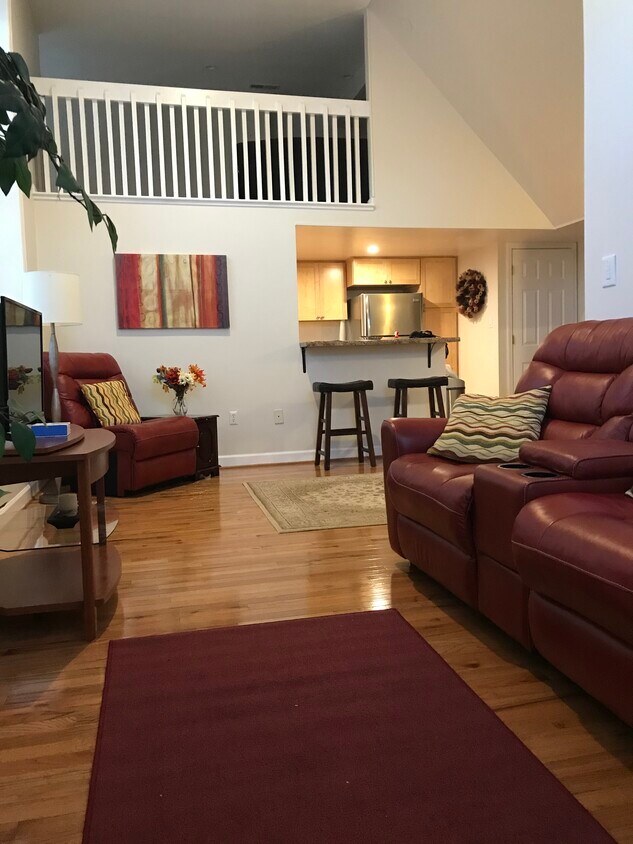 Primary Photo - 135 Academy St