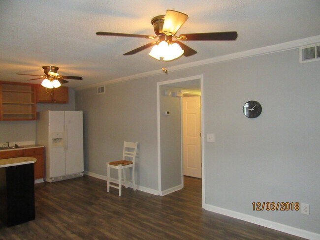 Foto del edificio - 4150 Horseshoe Rd N