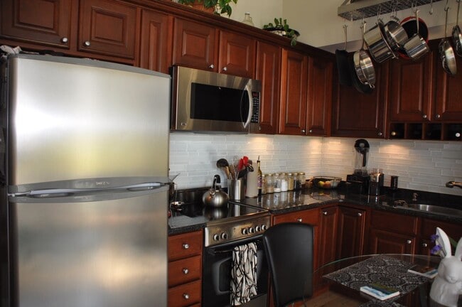 Kitchen - 1203 Washington Ave