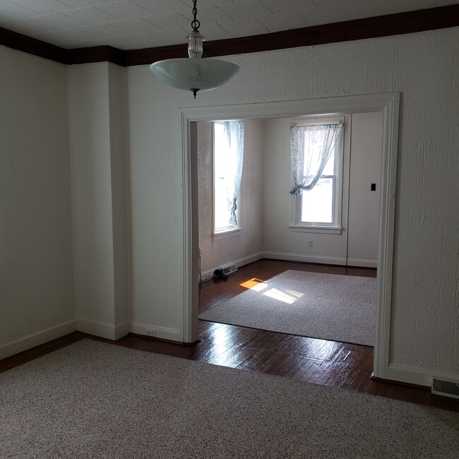 Building Photo - 103 S Hanover St