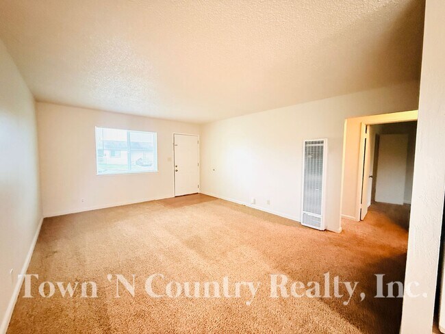 Foto del edificio - 818-820 University Ave.