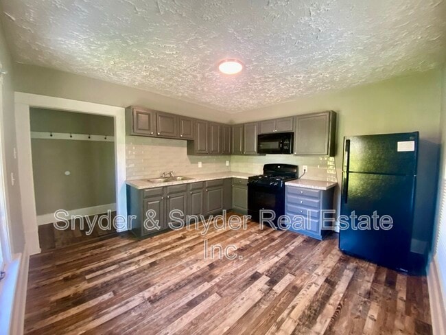 Building Photo - 999 W Exchange St