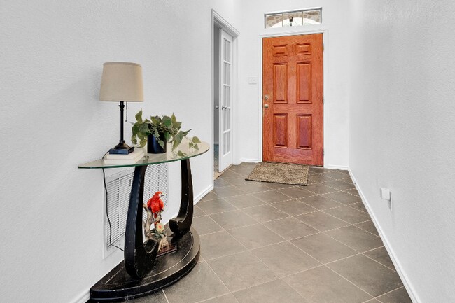 Foto del edificio - 3908 Cloud Cover Rd