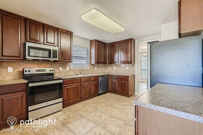 Building Photo - 3 br, 2.5 bath House - 10647 Arabian Sands...