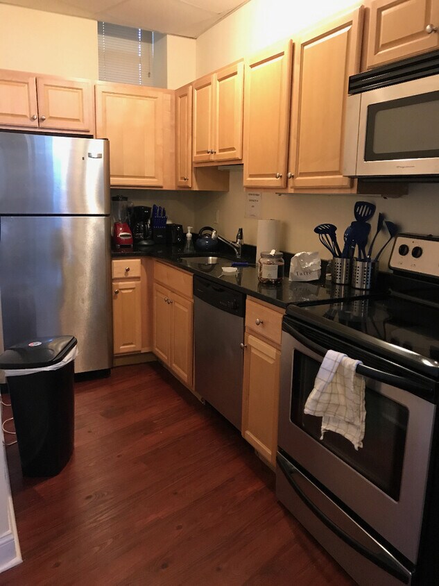 Primary Photo - 211 Park Dr