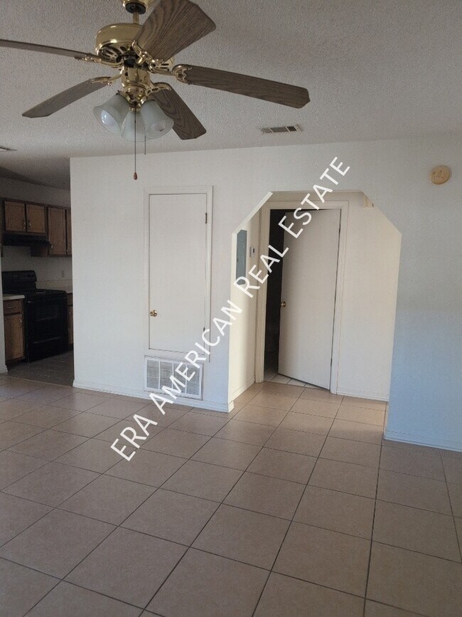 Foto del edificio - 615 Edney Ave E