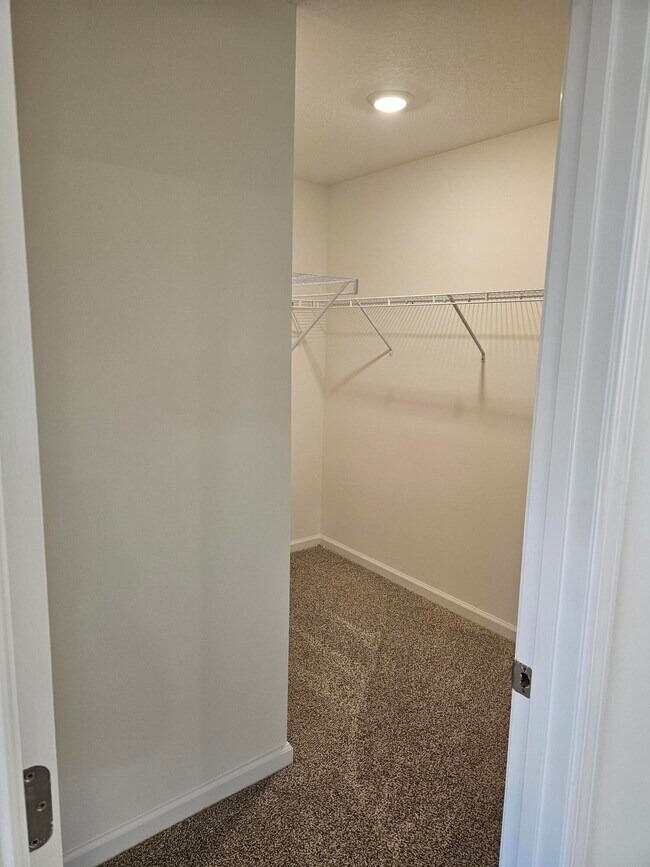 Foto del edificio - 410 Sweet Blossom Bend