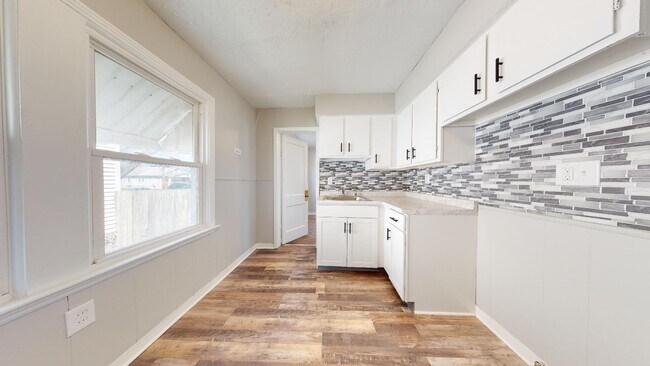 Building Photo - 2704 Hood Ave