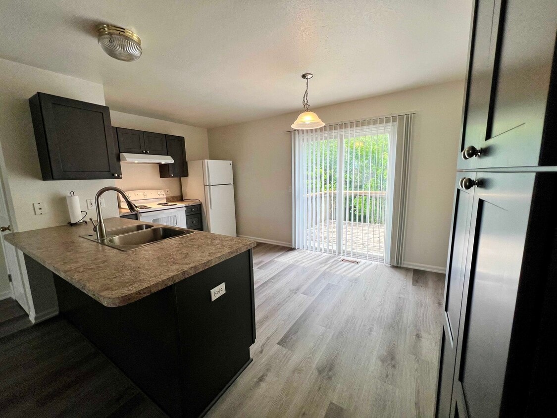 Foto principal - 4567 Bowen Blvd SE