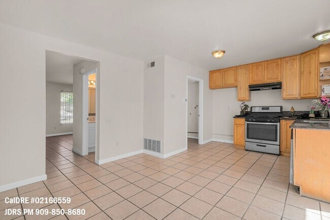 Foto del edificio - Walnut 3 Bedroom Townhouse