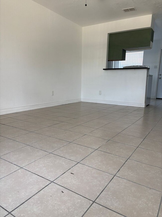 Foto del edificio - Updated 2-Bedroom, 1.5-Bath Accepting VASH...