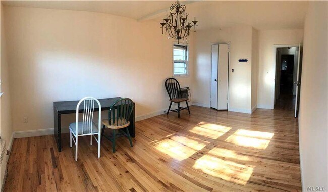 Foto del edificio - 69-20 178th St