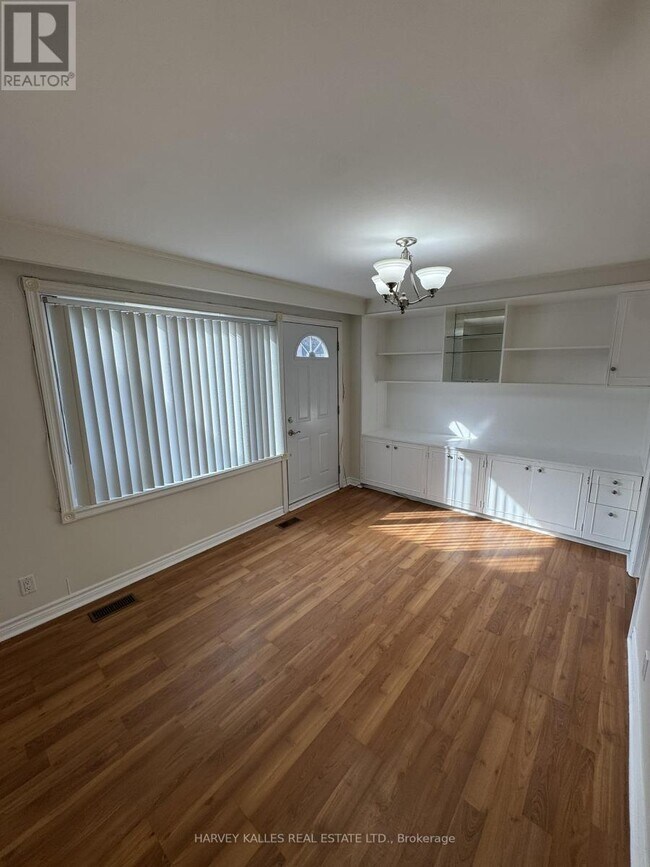 Building Photo - 258 Maxwell St