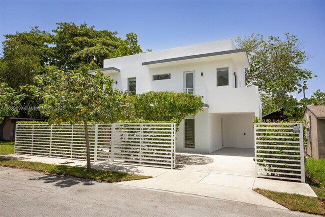 Building Photo - 3787 Thomas Ave