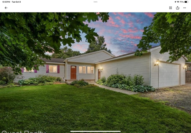 Building Photo - 9181 Sherwood Dr