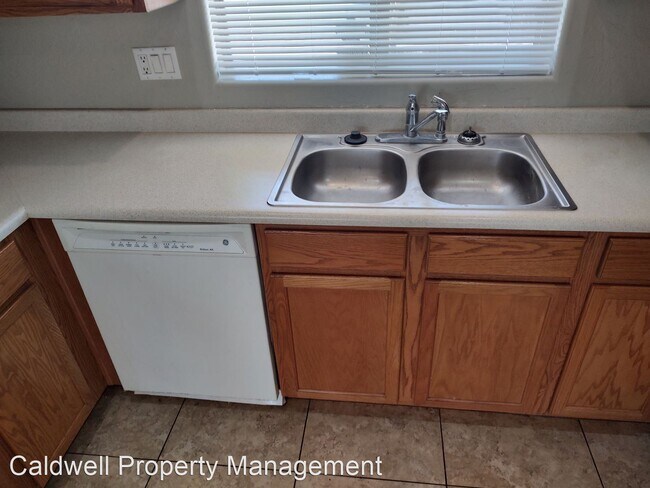 Foto del edificio - 3 br, 2 bath House - 3728 W. Fremont Rd.
