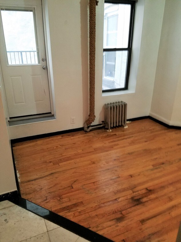 Primary Photo - 85 Pitt St