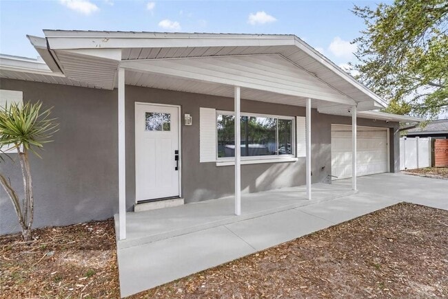 Building Photo - 2352 Lorena Ln