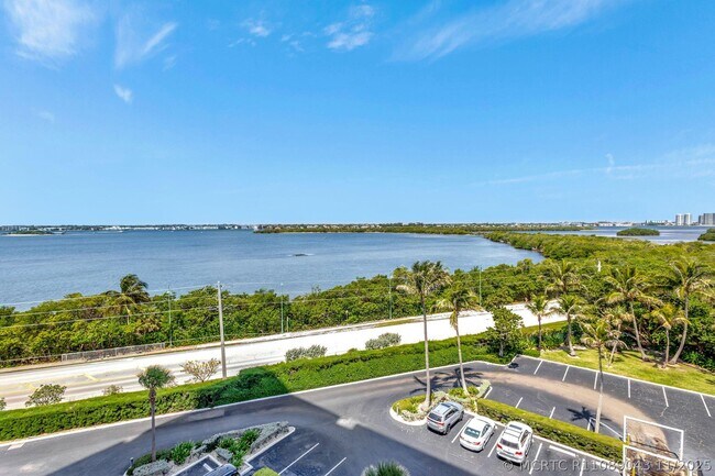 Foto del edificio - 5550 N Ocean Dr