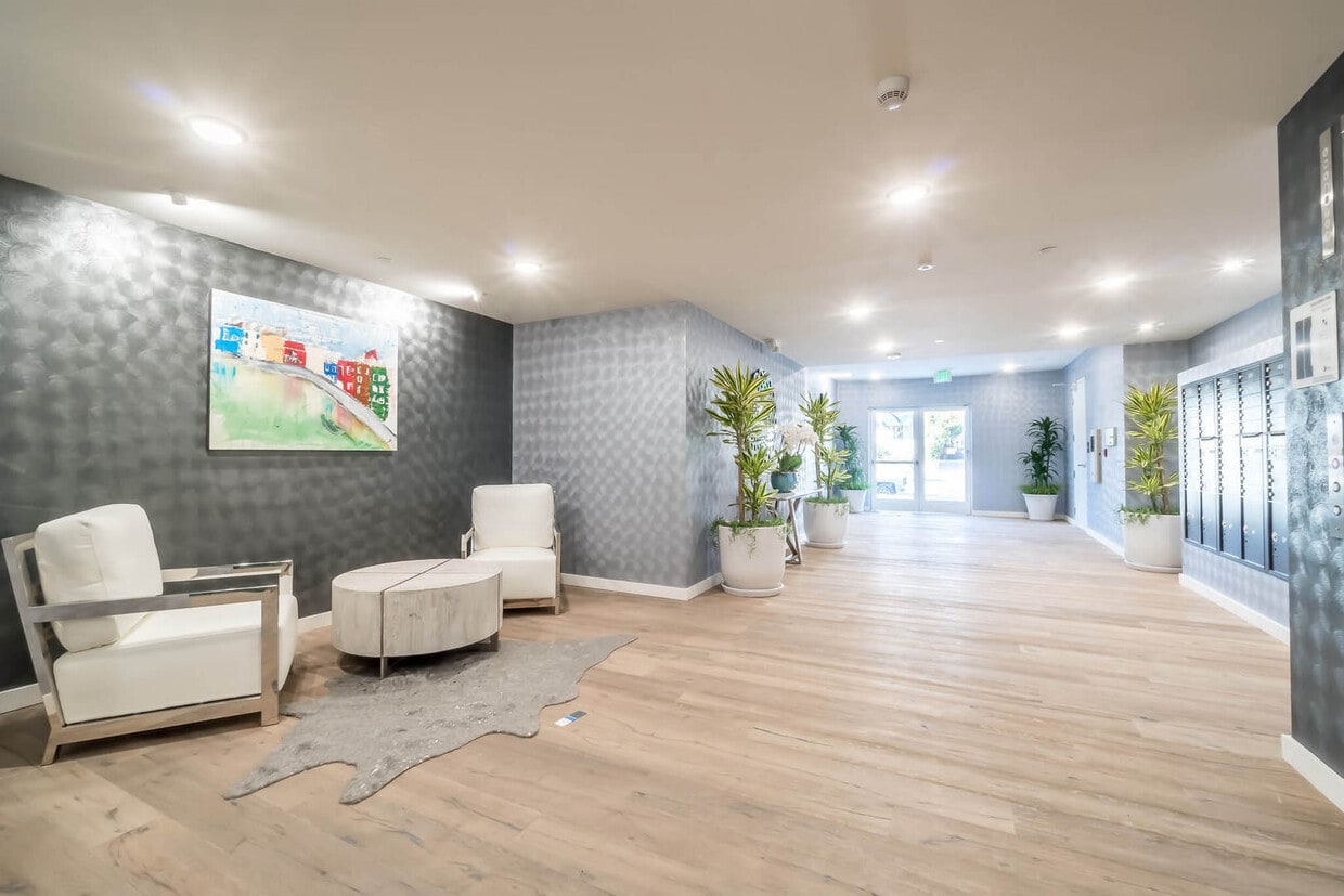 Windsor Square Villas Apartments in Los Angeles, CA Westside Rentals