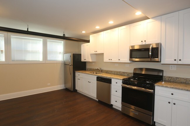 Building Photo - E. 52nd