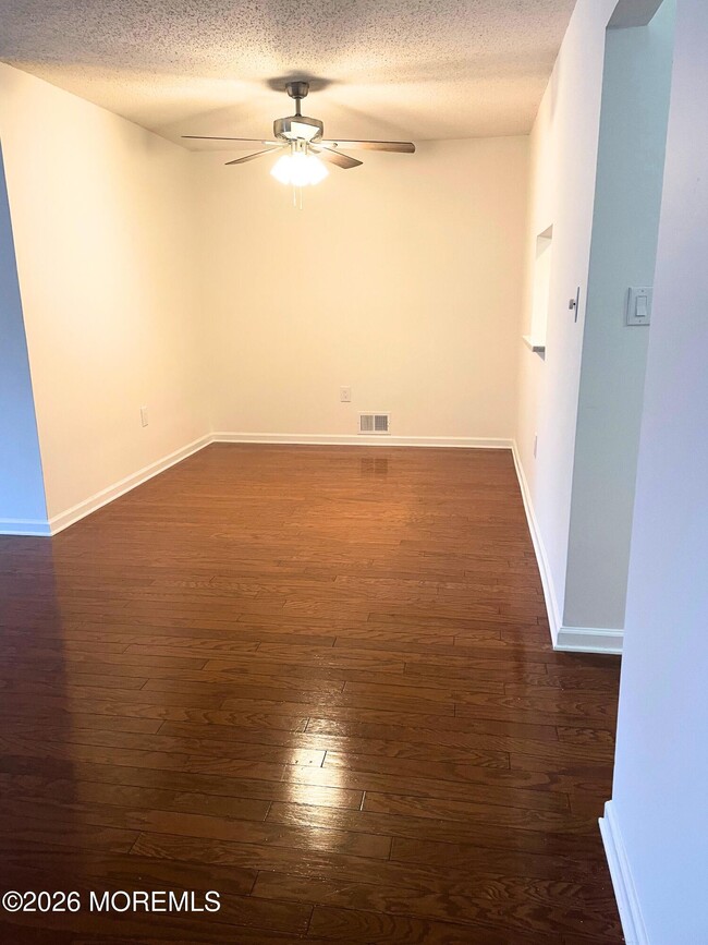 Building Photo - 94 Secretariat Ct