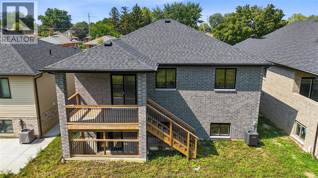 Photo principale - 1228 Tourangeau Rd