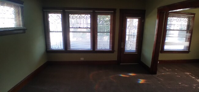 Foto del edificio - 7130 Clement Ave