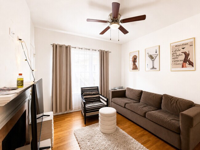 Foto del edificio - 681 1/2 W Wrightwood Ave