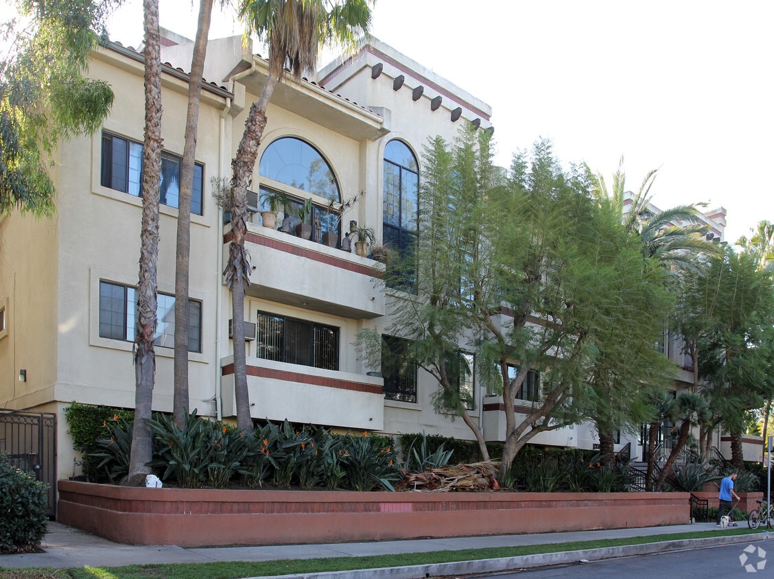 Building Photo - 12810 Caswell Ave
