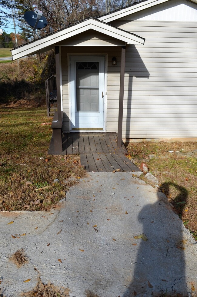 Building Photo - 874 Carrollton Vila Rica Hwy