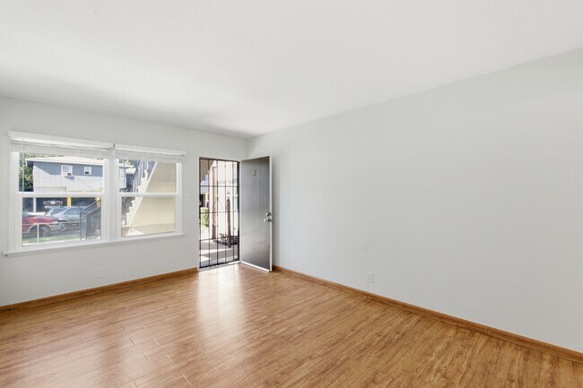 Foto del edificio - 20610 Hartland St