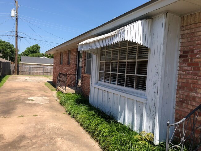Foto del edificio - 3615 N Drexel Blvd